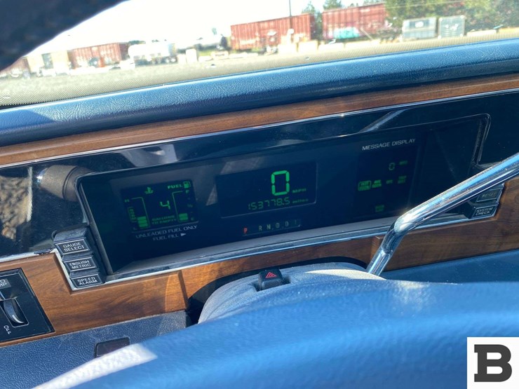 1991-lincoln-continental-sedan-image-24