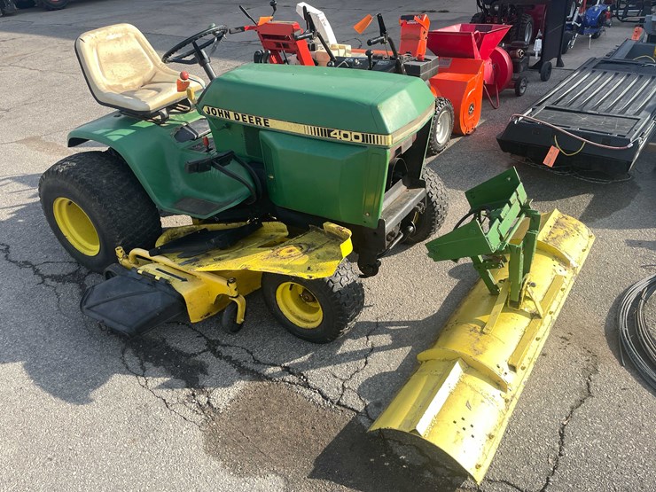 john-deere-400-image-3