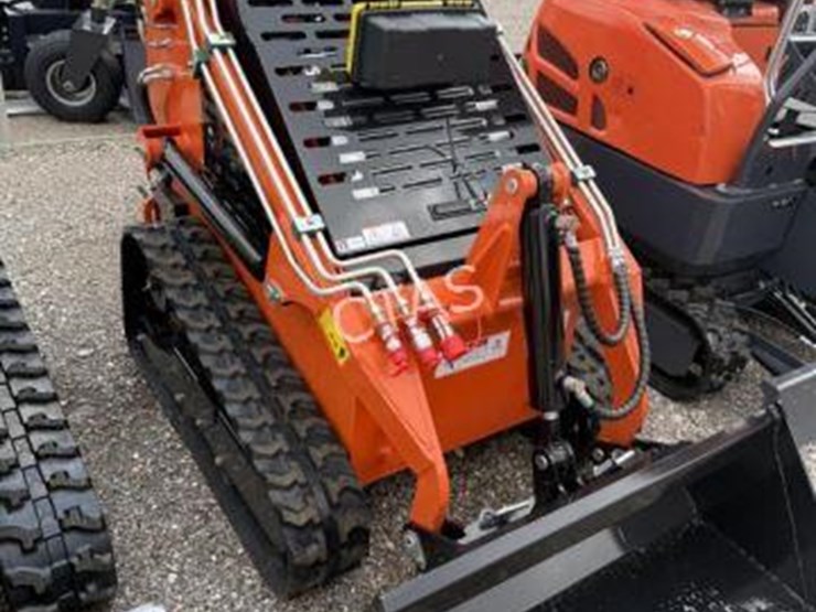 #70-•-land-hero-mini-skid-steer---model:-ldh-t460-image-2