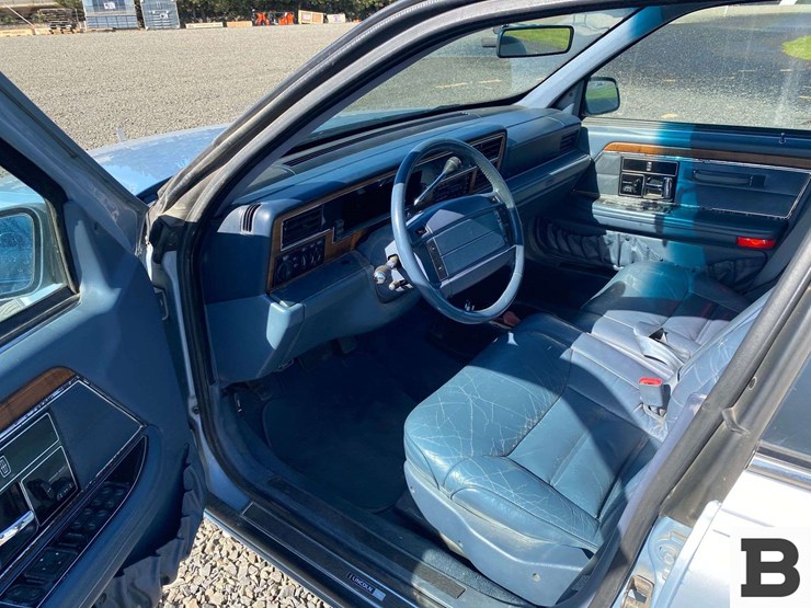 1991-lincoln-continental-sedan-image-19