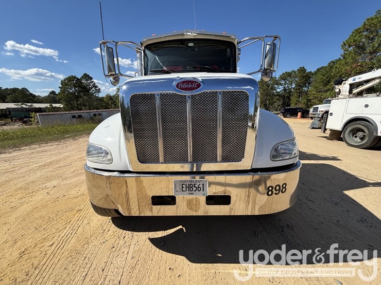 2020-peterbilt-348-image-9
