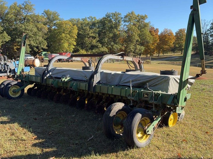 john-deere-7100-image-4