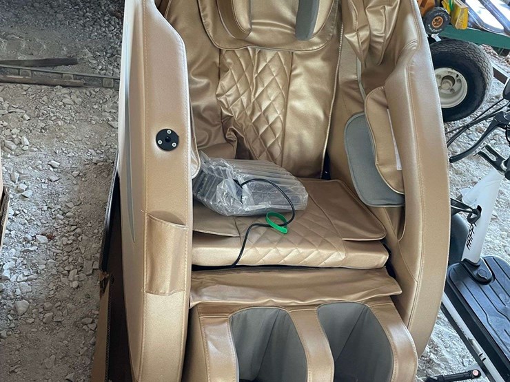 future-ft-s13-full-body-massage-chair-image-1