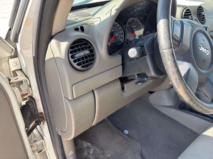 2007-jeep-liberty-image-14