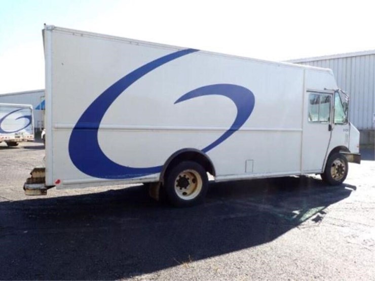 2015-freightliner-mt55-image-5