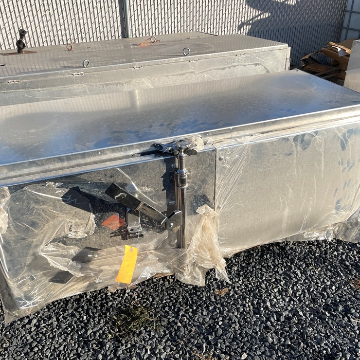 #5653 • HD Unused Semi Trailer Toolbox