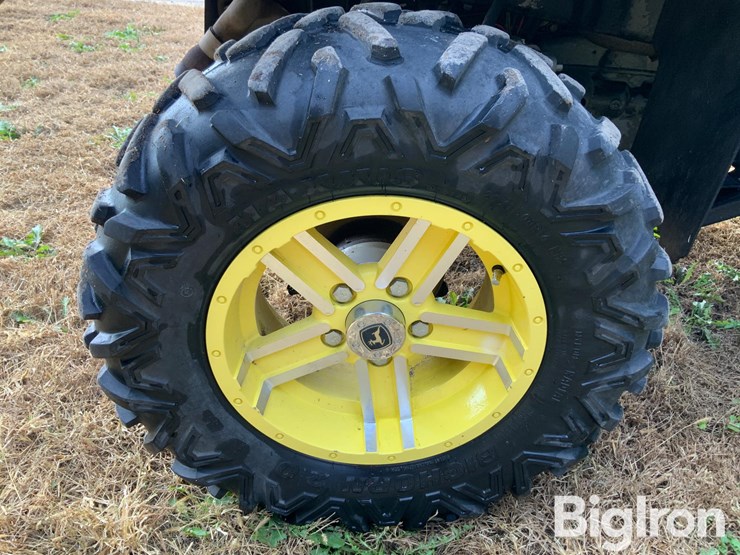 2014-john-deere-825i-utv-image-15