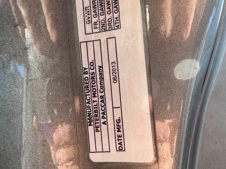 2014-peterbilt-579-image-25