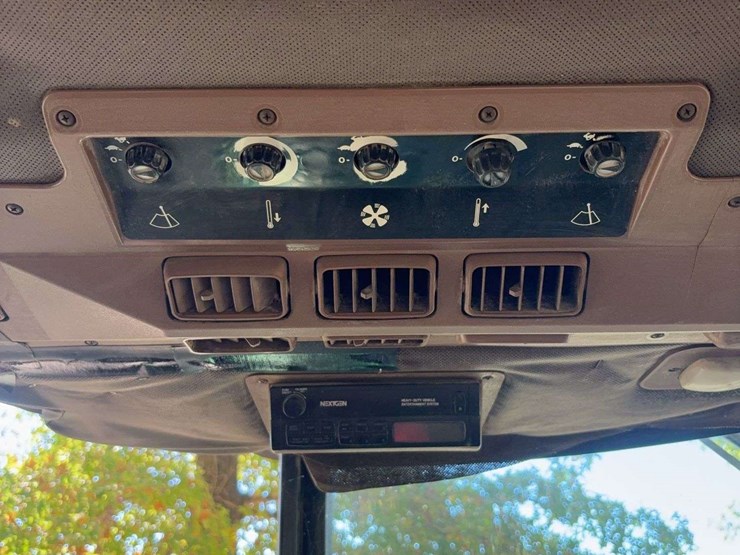 1988-john-deere-4850-image-45