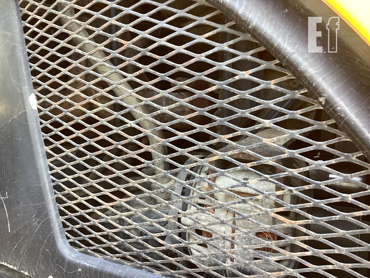 2013-jcb-fastrac-8310-image-13