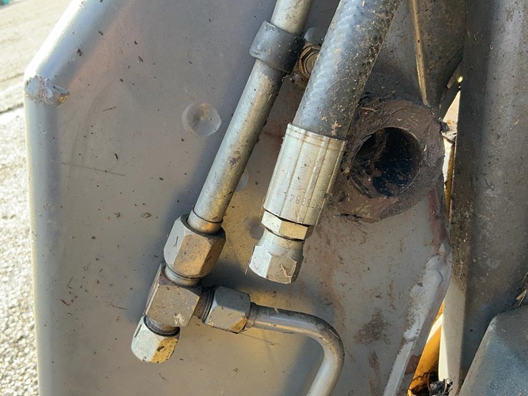 new-holland-ls190-image-40