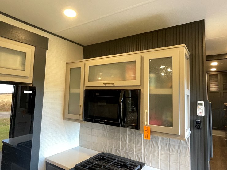 #4502-•-2025-forest-river-xlr-nitro-lux-toy-hauler-(wi-title)-image-72