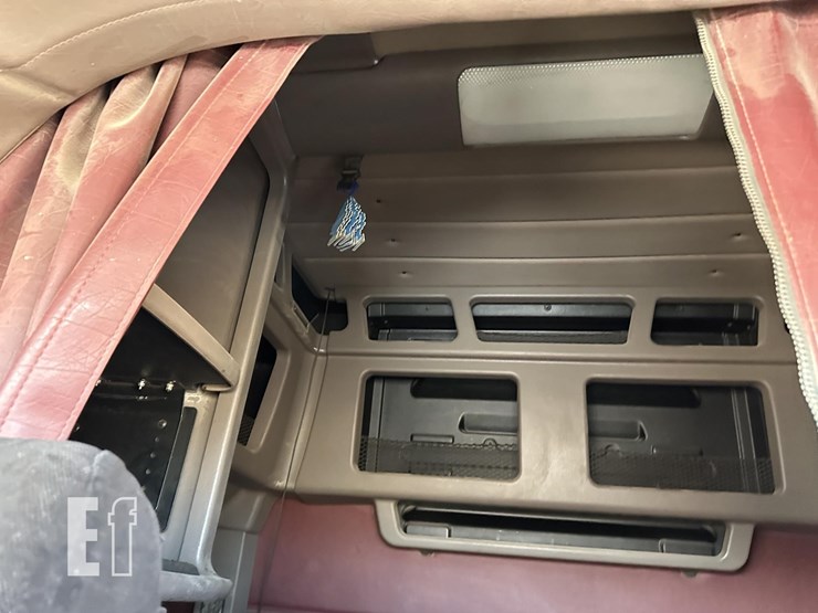 2014-peterbilt-386-image-25