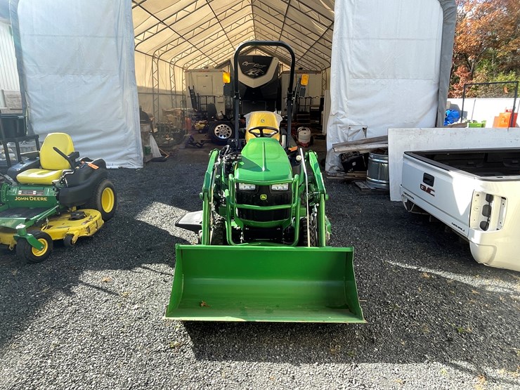 2024-john-deere-1025r-image-2