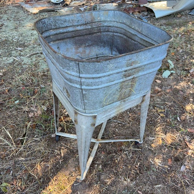 Galvanized tub