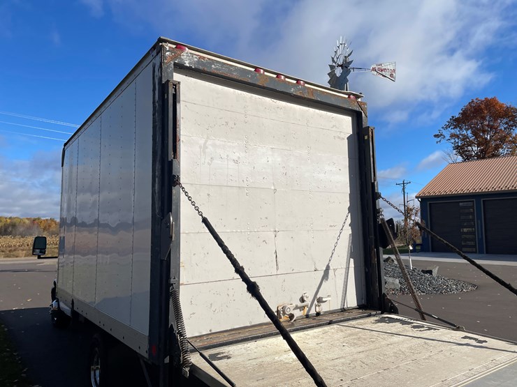 2007-chevrolet-g3500-image-39