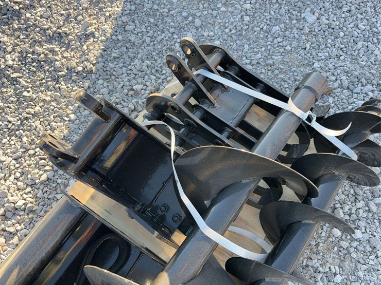 future-qty-(8)-excavator-attachment-image-4