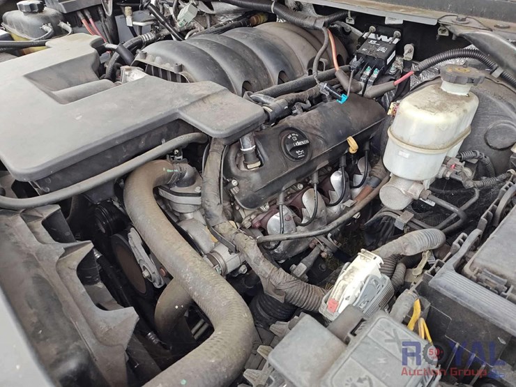 2018-chevrolet-tahoe-image-10