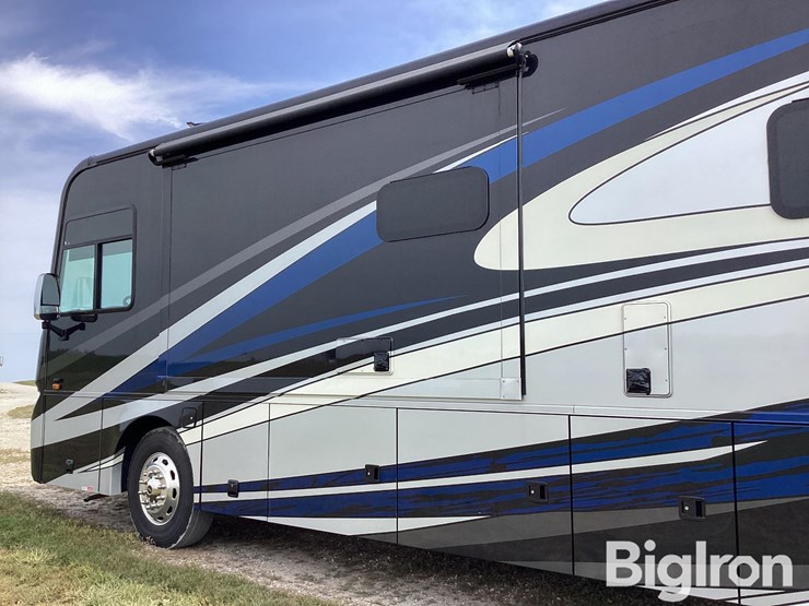 2016-coachmen-340xcr-sports-coach-cross-country-motorhome-image-18