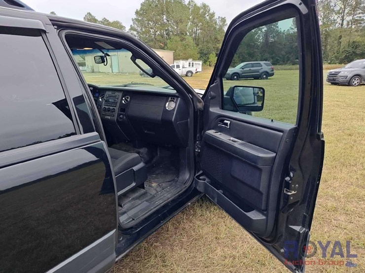 2016-ford-expedition-image-24