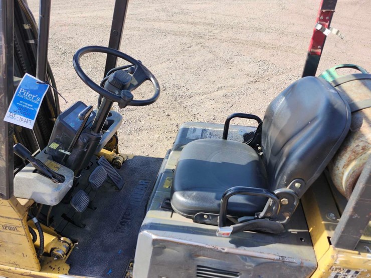 caterpillar-30-warehouse-forklift-image-10