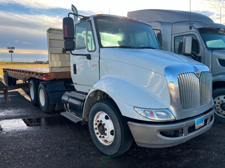 2004-international-8600-image-3
