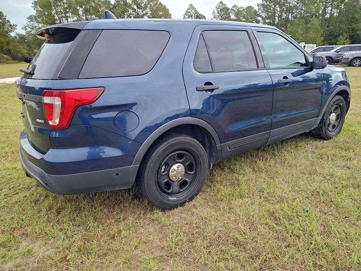 2016-ford-explorer-image-3