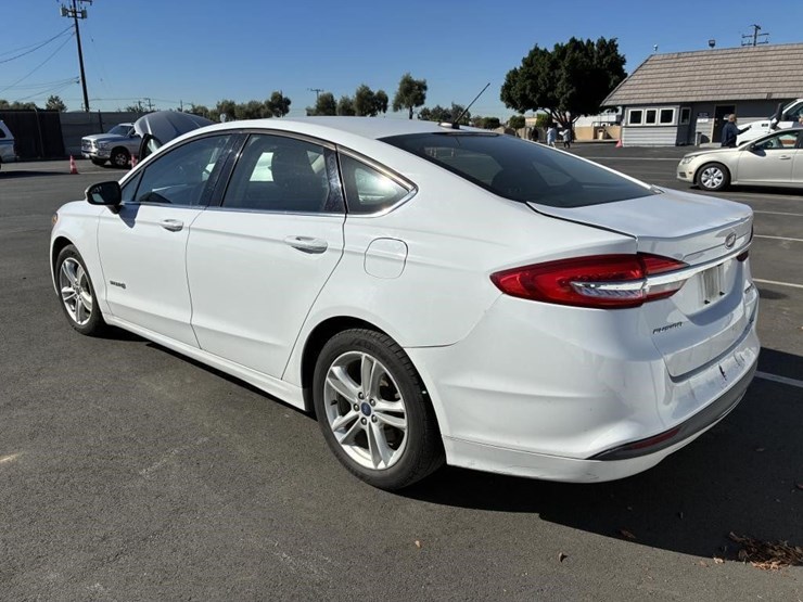 2018-ford-fusion-sedan-image-4