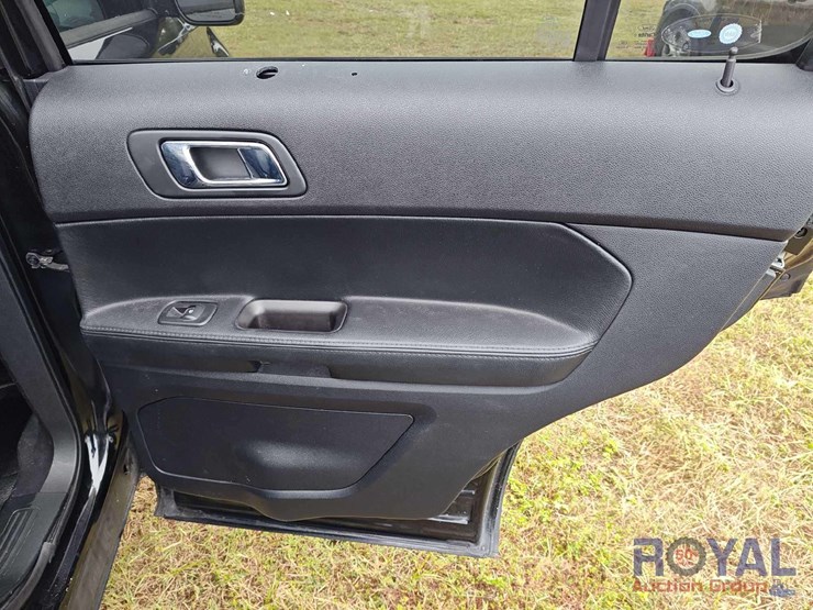 2018-ford-explorer-image-39