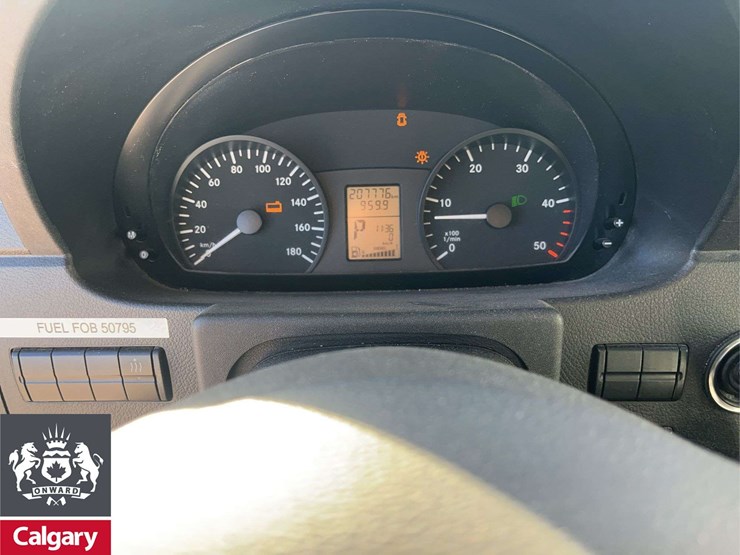 2010-mercedes-benz-sprinter-3500-image-12