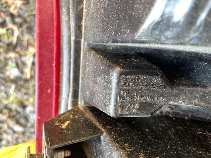 #5721-•-assorted-automotive-related-items-image-9