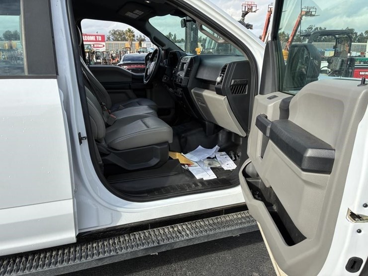 2020-ford-f150-image-11