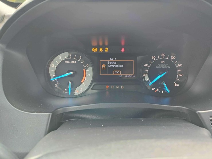 2016-ford-explorer-image-19