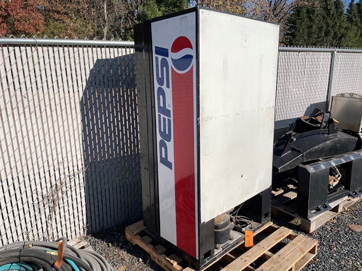 #5697-•-pepsi-machine-image-1