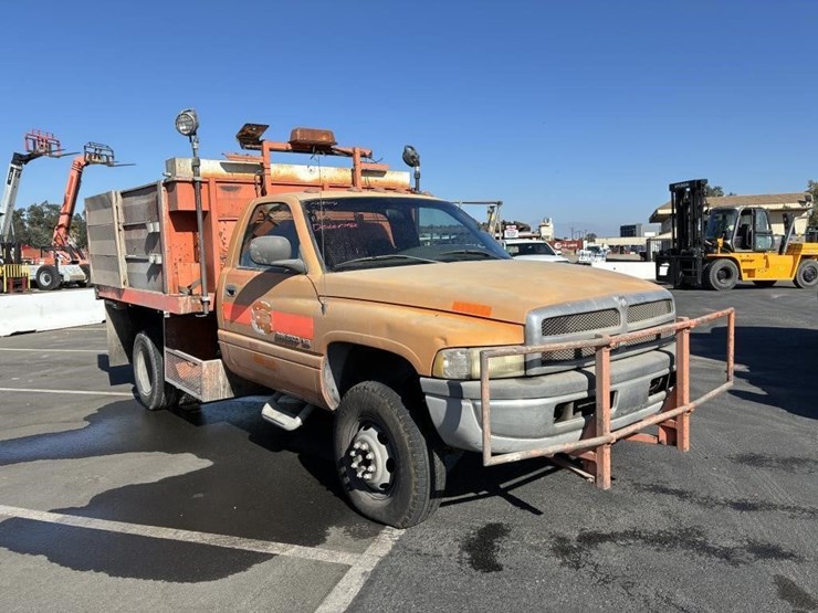 2001-dodge-ram-3500-image-2