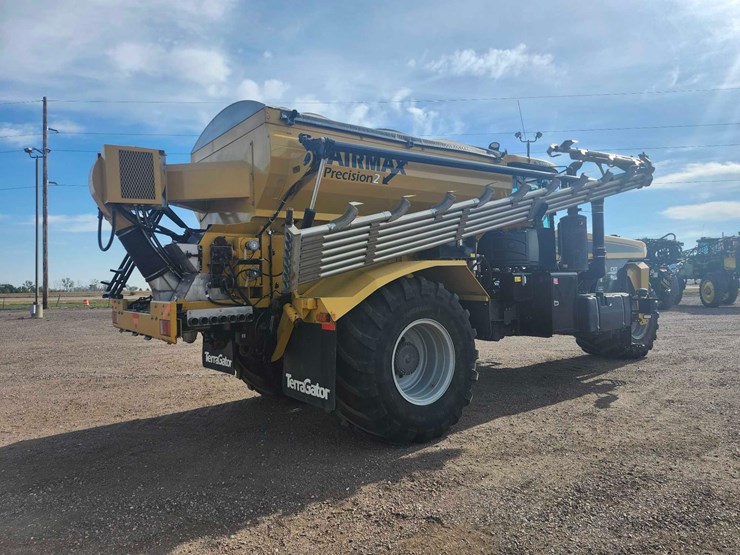 2018-agchem-9300b-terragator-image-3