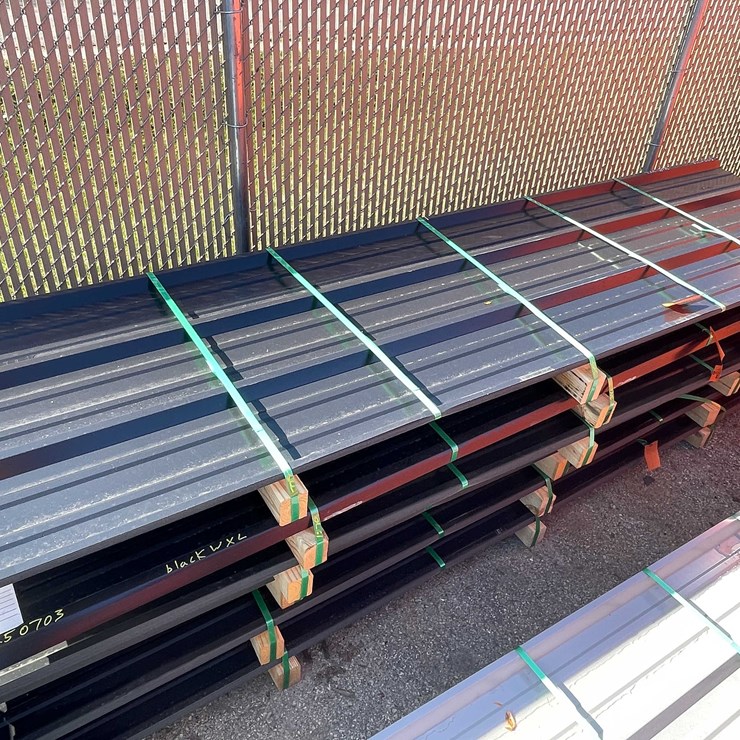 #14109 • 28 Gauge Painted R Panel Profile Steel Siding (O6)