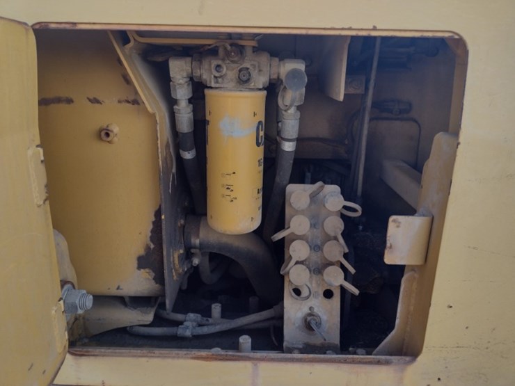 2004-caterpillar-d5g-lgp-image-39