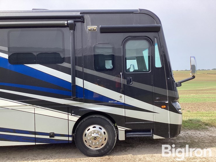 2016-coachmen-340xcr-sports-coach-cross-country-motorhome-image-16