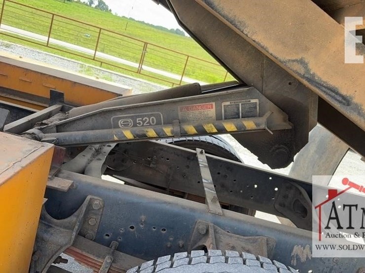 2004-international-durastar-4200-image-8