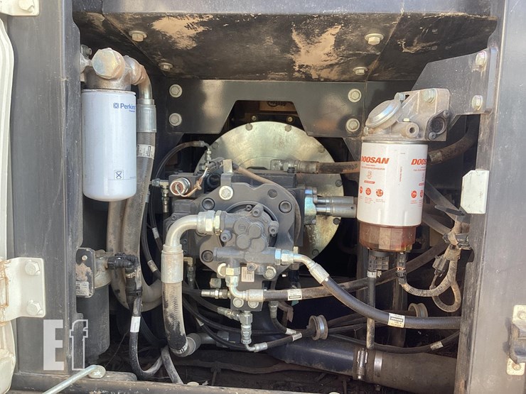 2021-bobcat-e165-image-15