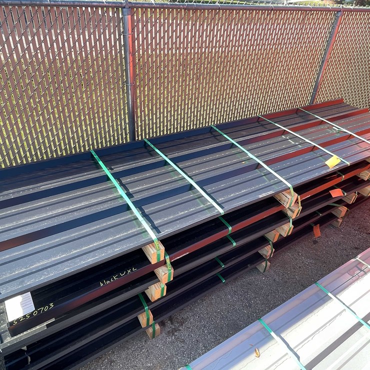 #14107 • 28 Gauge Painted R Panel Profile Steel Siding (O6)