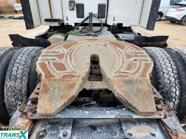 2018-peterbilt-579-image-10