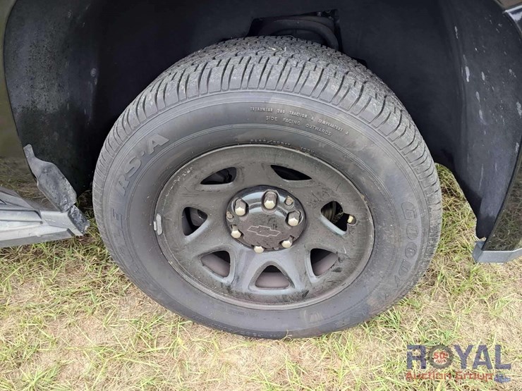 2017-chevrolet-tahoe-image-37