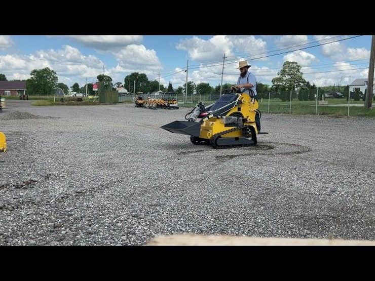 #1012-•-unused-landhero-mini-skid-steer-loader-image-3