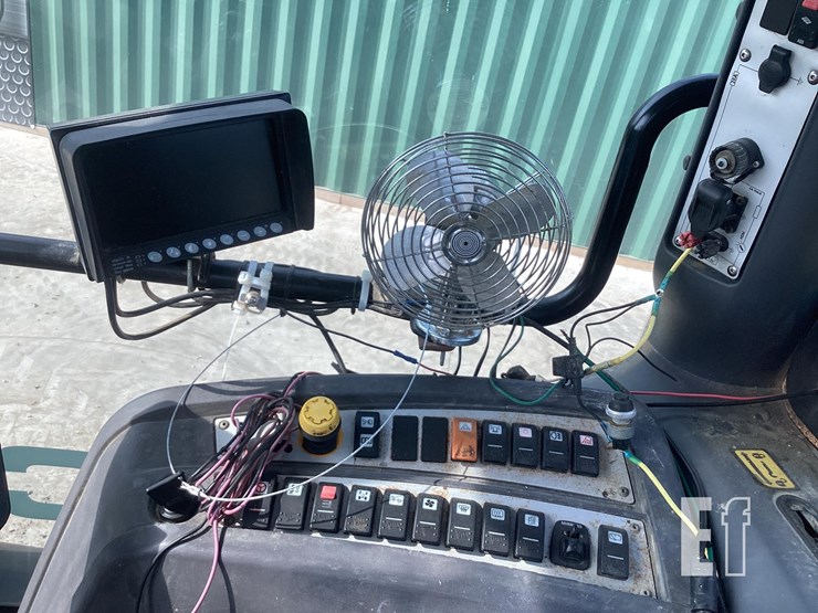 2013-jcb-fastrac-8310-image-19