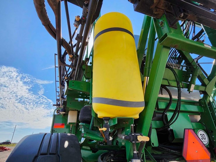 2010-john-deere-4830-image-17