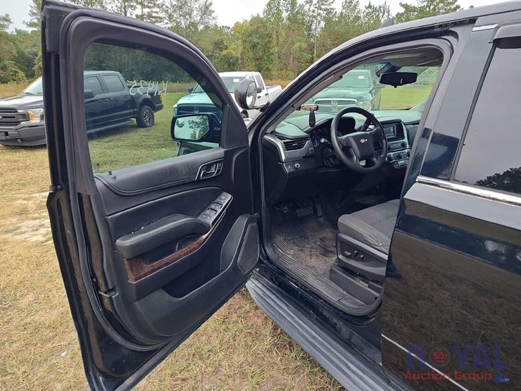 2016-chevrolet-tahoe-image-28