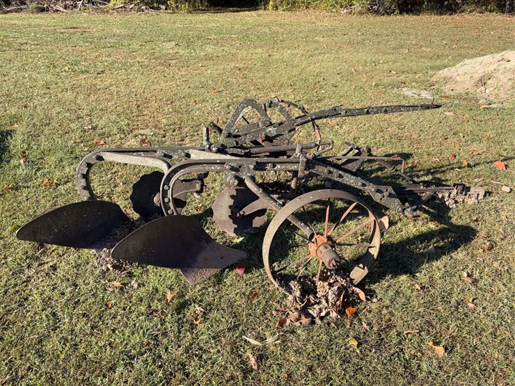 pull-type-2-bottom-plow,-with-steel-wheels-image-6