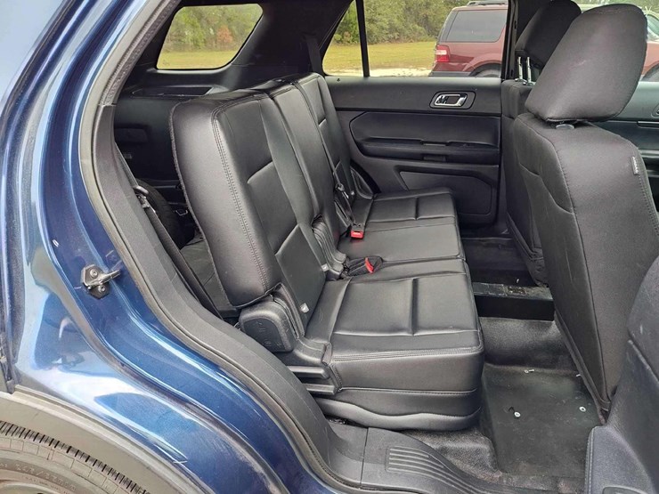 2016-ford-explorer-image-9